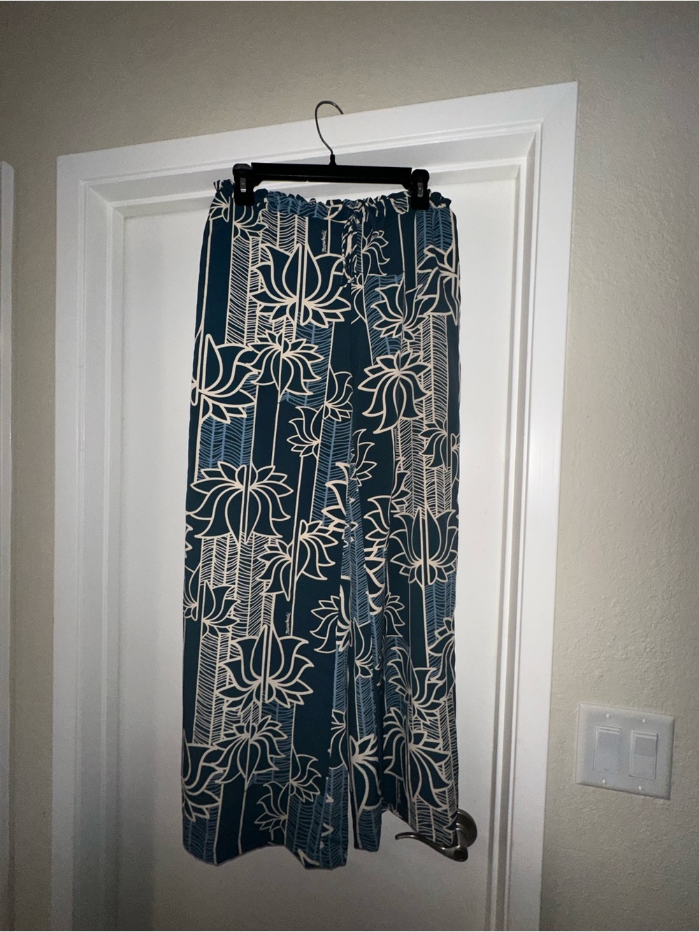 Manuhealii Palazzo Pants